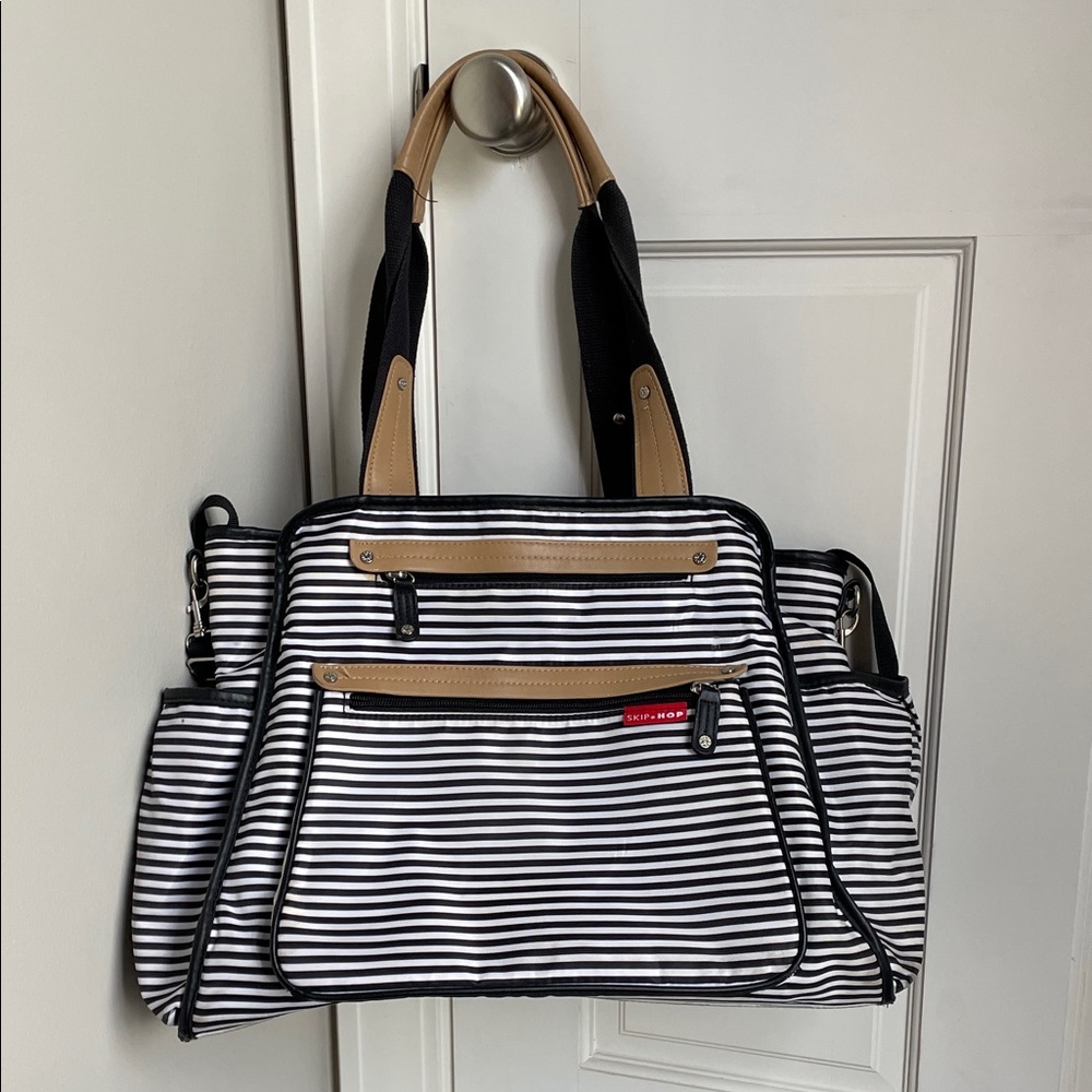 Skip Hop Grand Central take it all  black & white diaper bag